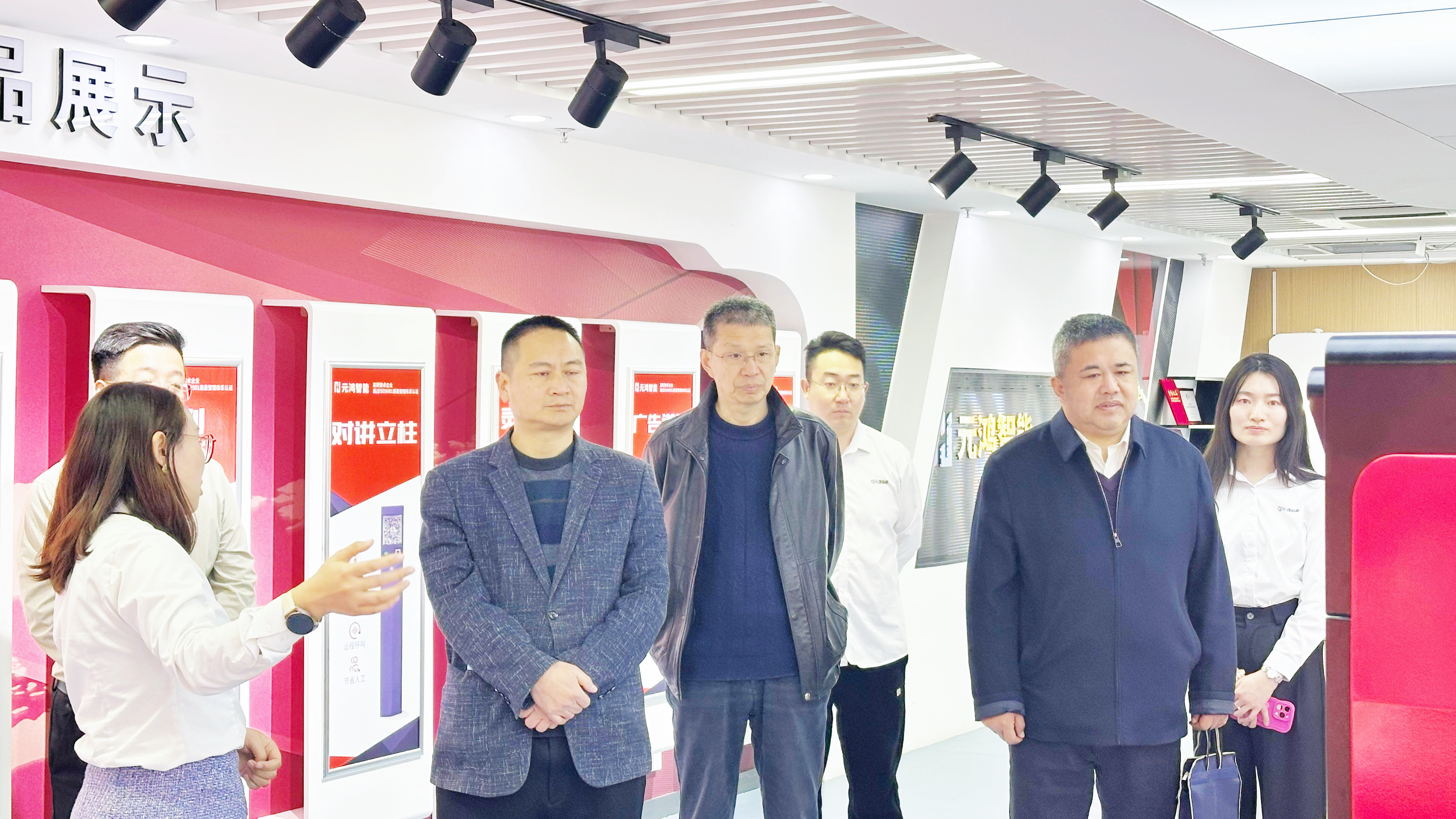 校企攜手，共探智慧停車新征程 —— 濟南大學后勤部領導蒞臨元鴻智能參觀調研